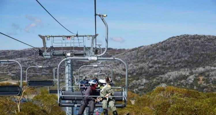 在《雪山滑雪大冒险三》中探索三座新雪山（全新挑战等你来战）  第3张